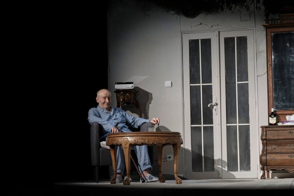 Victor Rebengiuc în "Tatăl"/ foto: Teatrul Bulandra