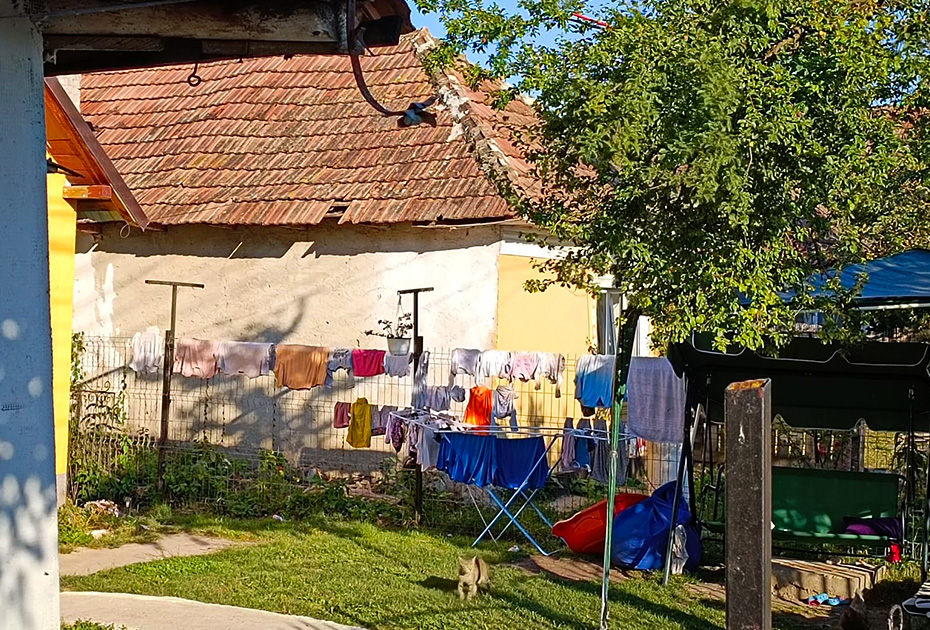 Curtea unei case din Bonțida/ foto: Cultura la dubă