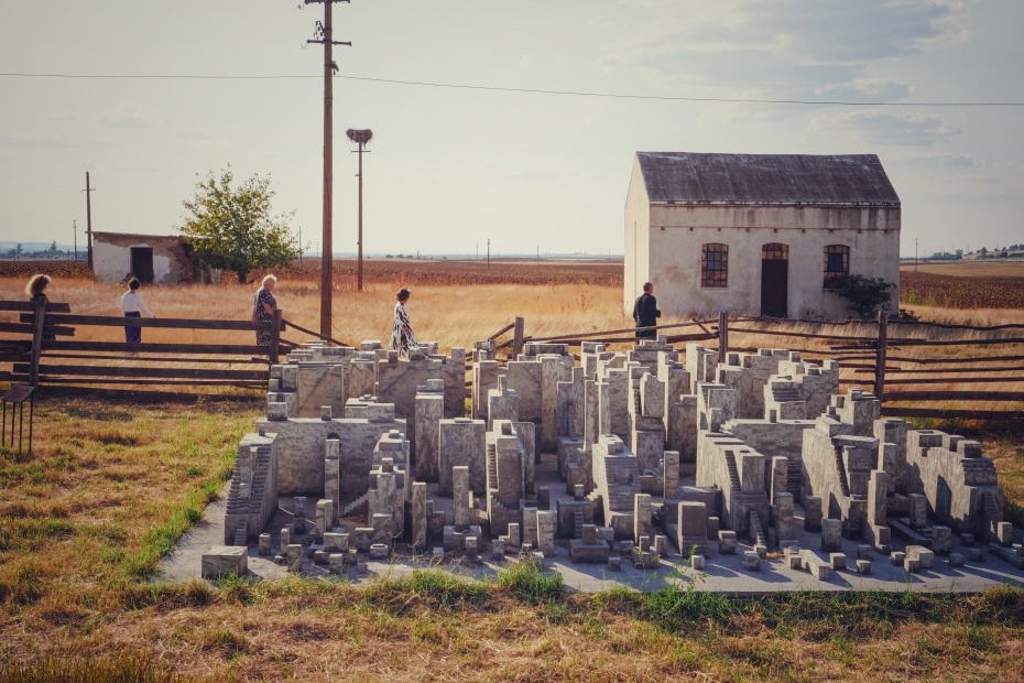  Lucrare turnată de Mihail Coșulețu în beton la Cetate Arts Danube/ foto: Sorin Tănase/ Cultura la dubă