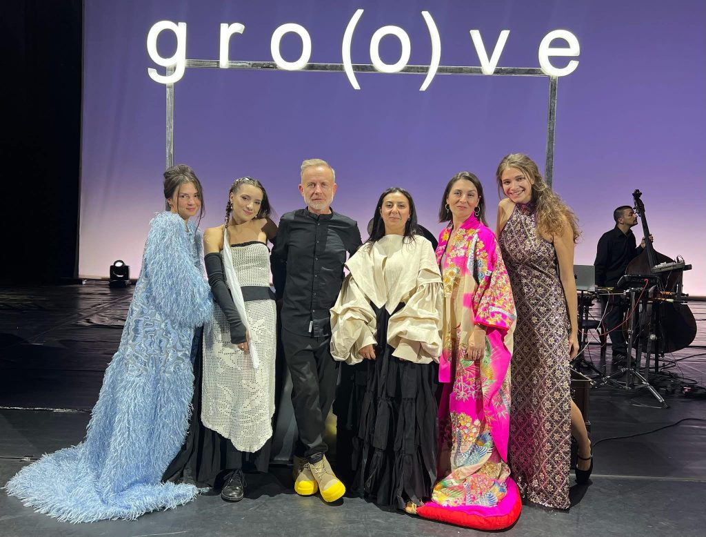 Corina Sîrghi, Ana Everling, Radu Afrim, Ioana Milculescu, Luiza Zan, Fruszina Szabo/ foto: facebook