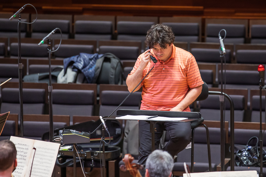 Cristian Măcelaru la înregistrări, Paris, 2021/ foto: Bogdan Iordache/ Cultura la dubă