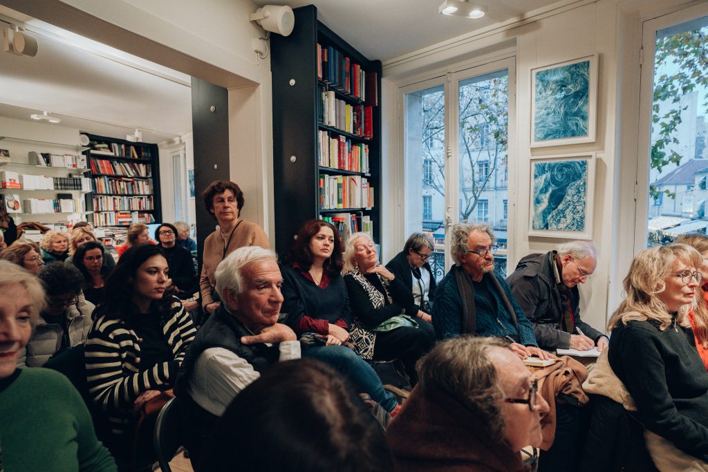 Publicul prezent la discuția cu Gabriela Adameșteanu, Paris 2025