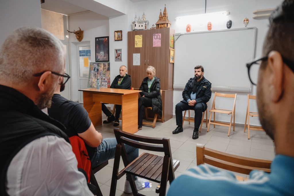 Întâlnirea dintre Iulian Tănase și deținuții de la Penitenciarul Iași/ foto: Penitenciarul Iași