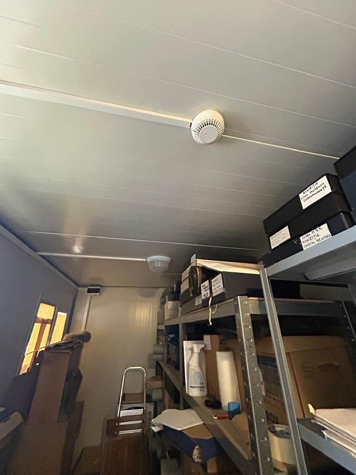 Interiorul unuia dintre containerele în care este depozitat patrimoniu/ foto: Ministerul Culturii