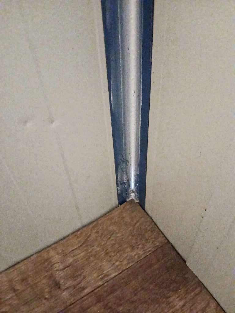 Gheață formată pe interiorul containerului/ foto: facebook