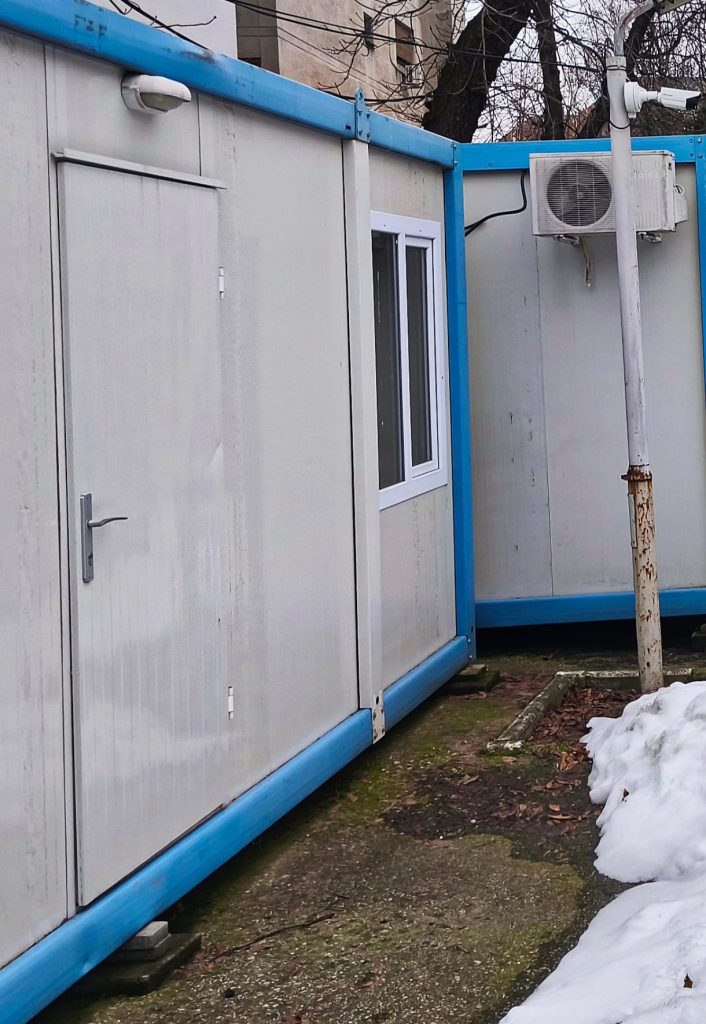 Unul dintre containerele în care sunt depozitate bunuri de patrimoniu/ foto: Cultura la dubă