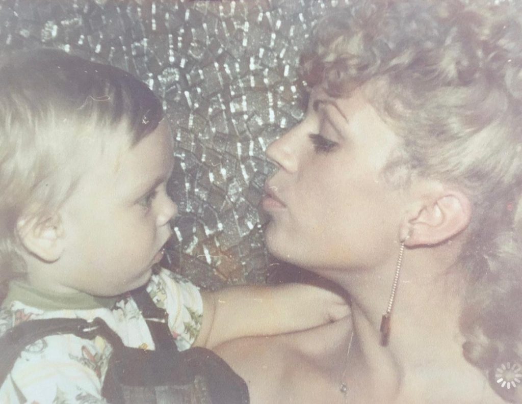 Sebastian Stan și mama lui, Georgeta Orlovschi/ foto: arhiva personală, prin amabilitatea actorului