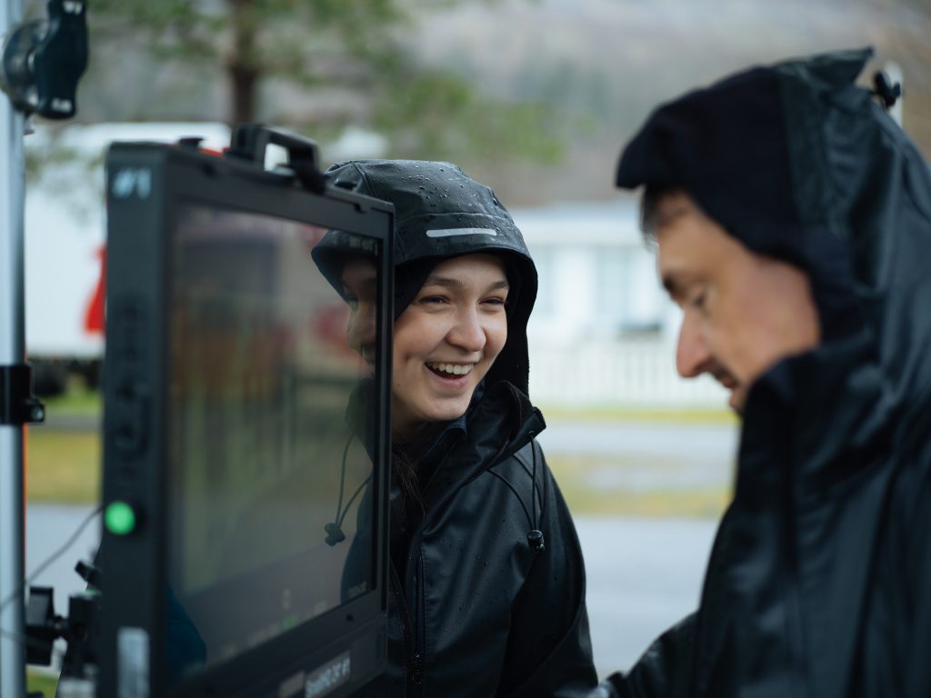 Antonia Marin și Cristian Mungiu la filmările Fjord, Norvegia 2025/ foto: Adi Bulboacă pentru Cultura la dubă