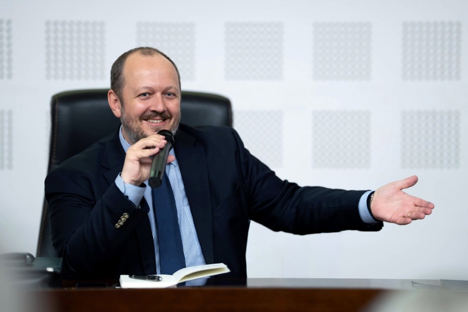 Adrian Papahagi